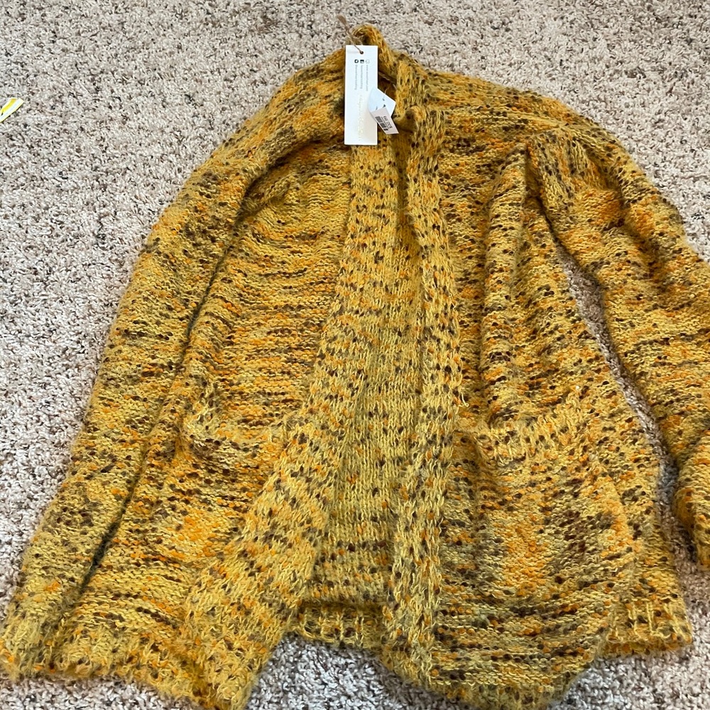 Cardigan sweater